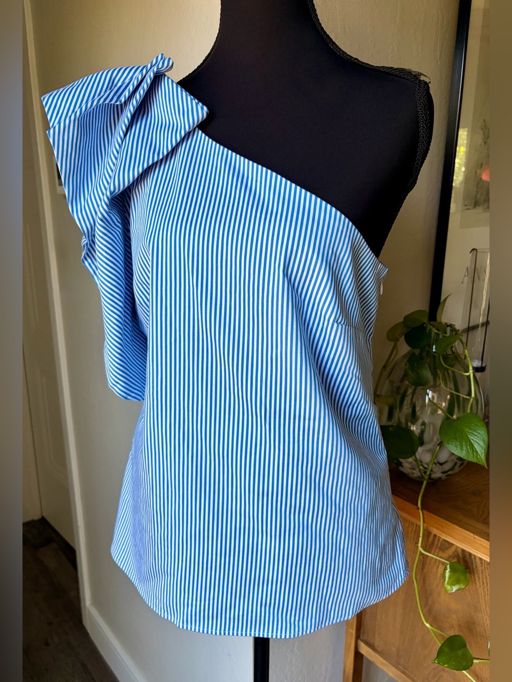 NWT Banana Republic One Shoulder Blue & White Striped Ruffle Blouse - Size 8